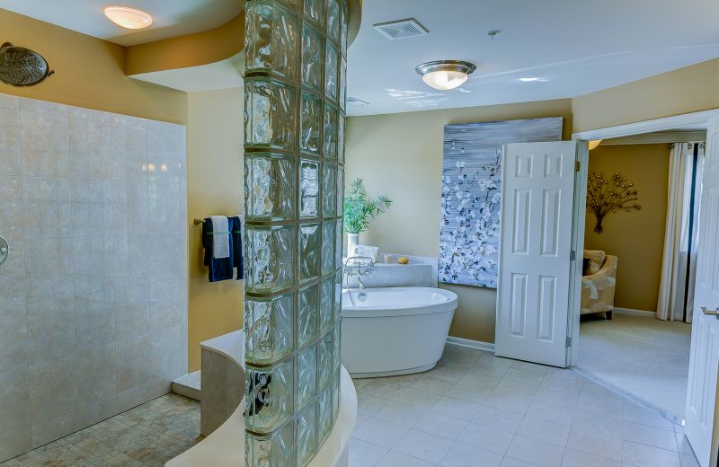 Best Bathroom Renovation Contractors in Owasso, OK